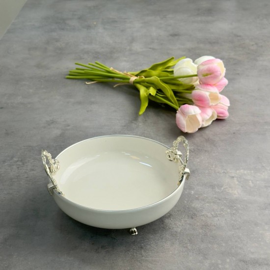 EFEGİL BOLD GÜMÜŞ YALDIZLI PORSELEN 19CM KENARLI BOL KASE KULPLU 3 AYAKLI EFEGİL BOLD GÜMÜŞ YALDIZLI PORSELEN 19CM KENARLI BOL KASE KULPLU 3 AYAKLI